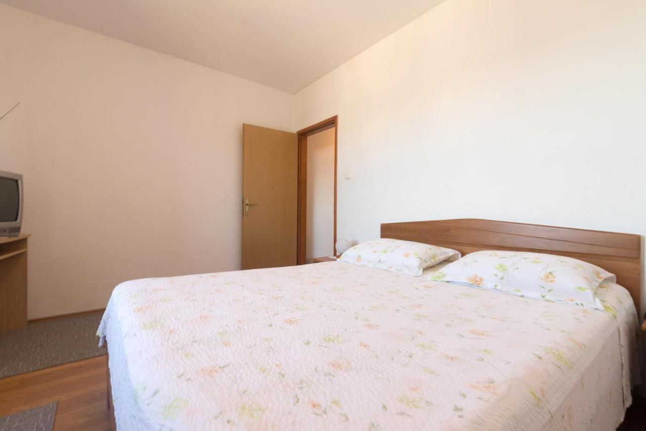 Apartments Jaksa ヴィス エクステリア 写真