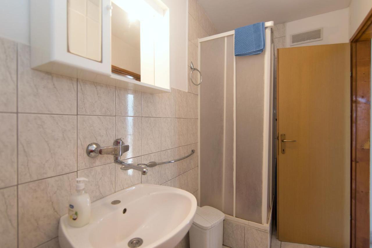 Apartments Jaksa ヴィス エクステリア 写真