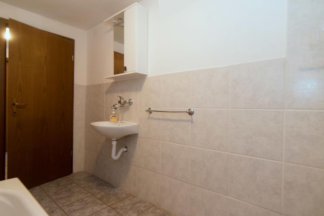 Apartments Jaksa ヴィス エクステリア 写真