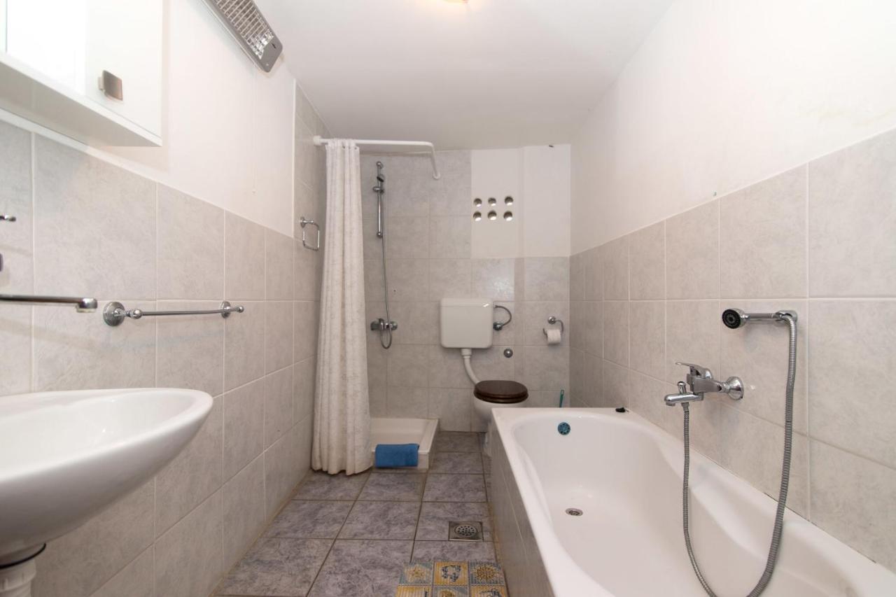 Apartments Jaksa ヴィス エクステリア 写真